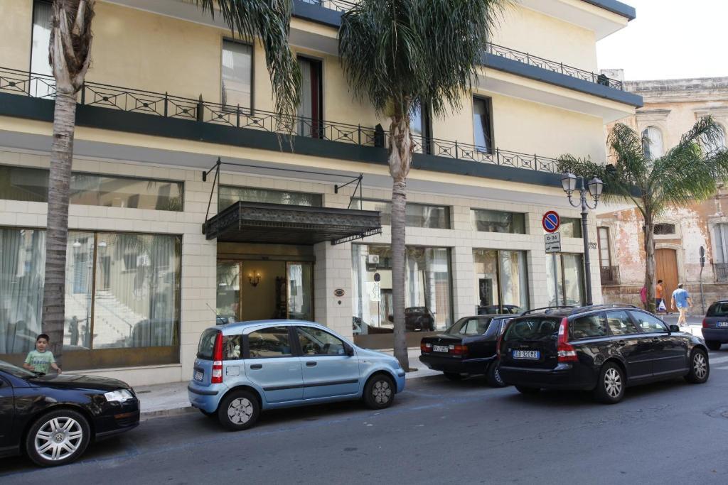 Hotel Colonna Brindisi Extérieur photo