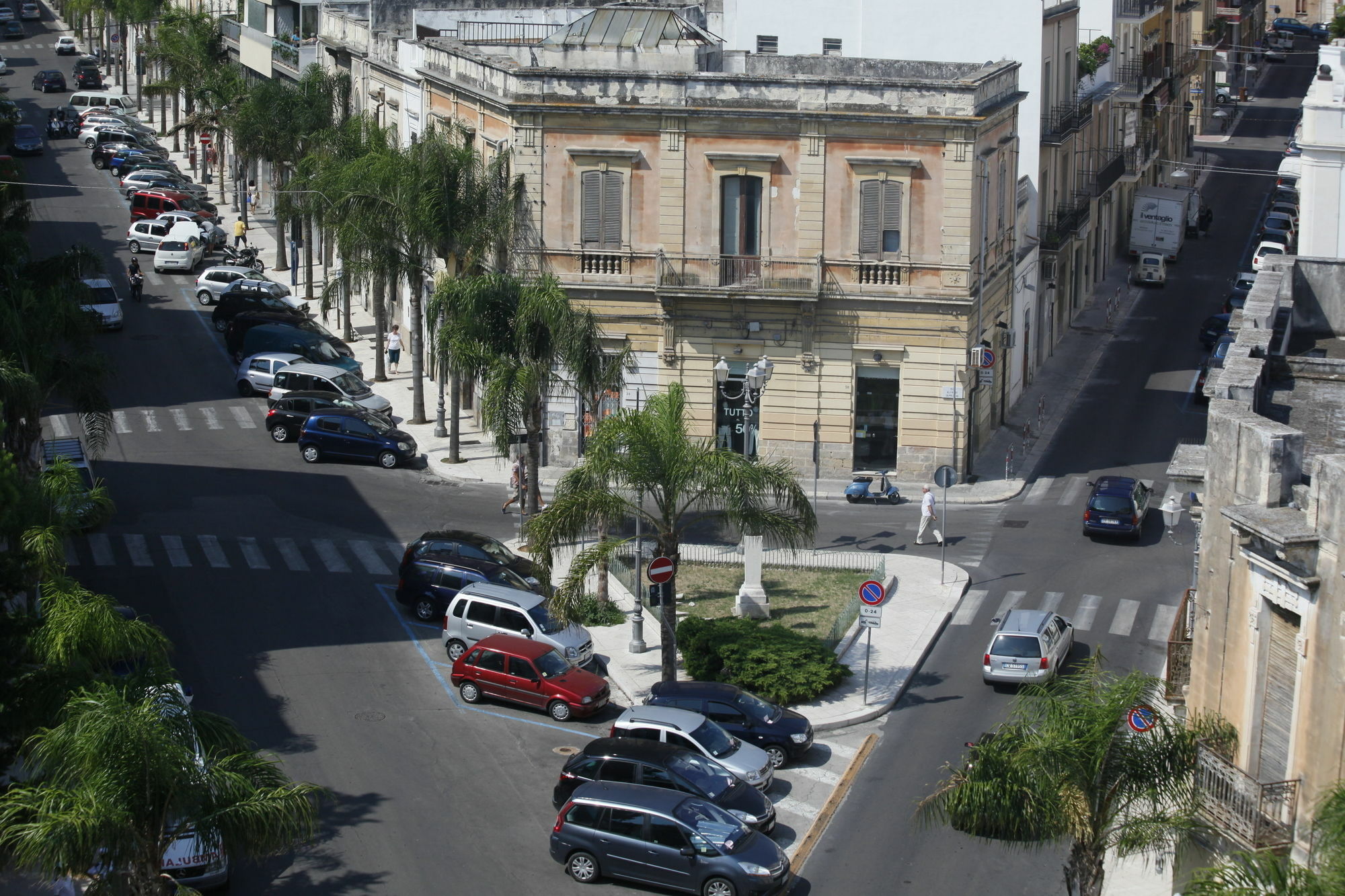 Hotel Colonna Brindisi Extérieur photo