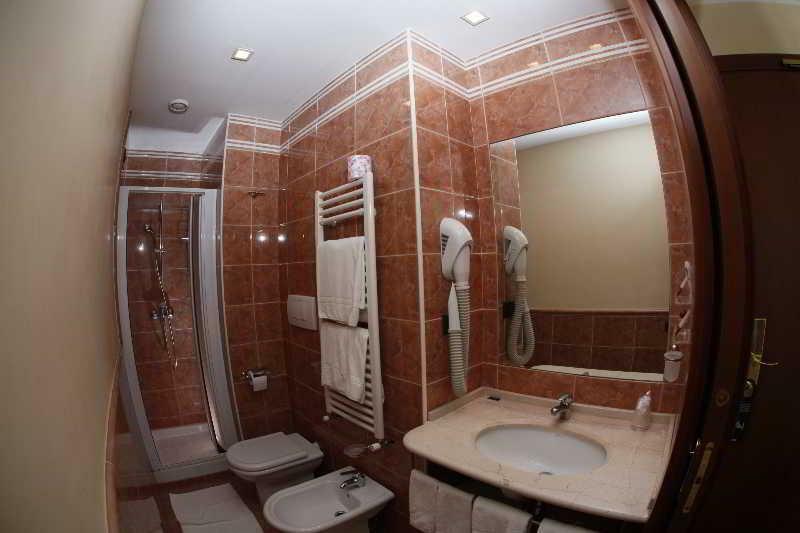 Hotel Colonna Brindisi Extérieur photo